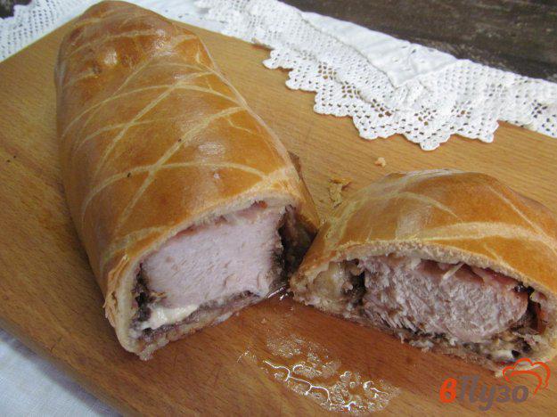 фото рецепта: Свинина с грибами и сыром в тесте