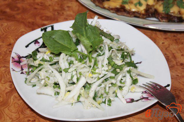 фото рецепта: Салат из пекинской капусты и щавеля