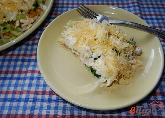 фото рецепта: Слоеный салат с курицей и кукурузой