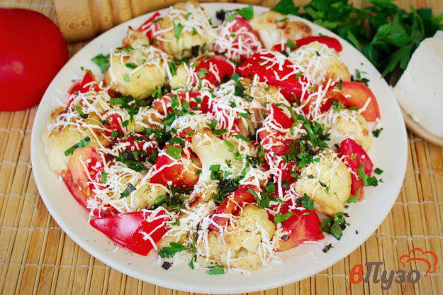 фото рецепта: Цветная капуста с помидорами и брынзой