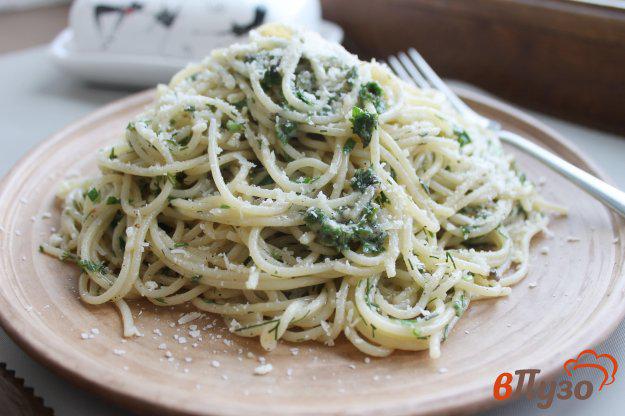 фото рецепта: Спагетти с сыром, укропом и сливочным маслом