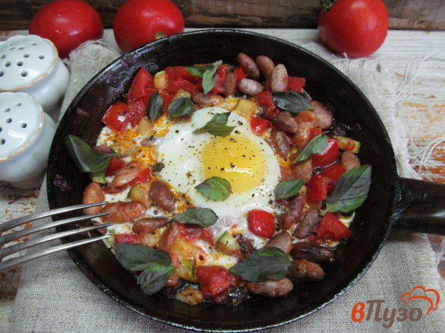 фото рецепта: Яйца с кабачком и помидором