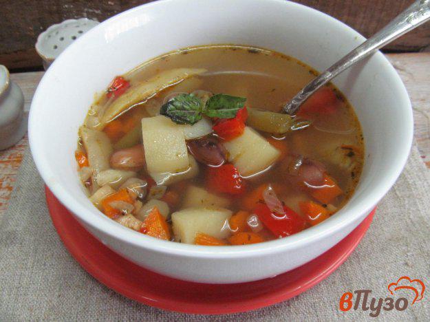фото рецепта: Острый фасолевый суп на беконе