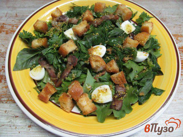 фото рецепта: Зеленый салат с грудинкой и яйцом