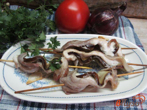 фото рецепта: Шашлык из куриной грудки с беконом и баклажаном