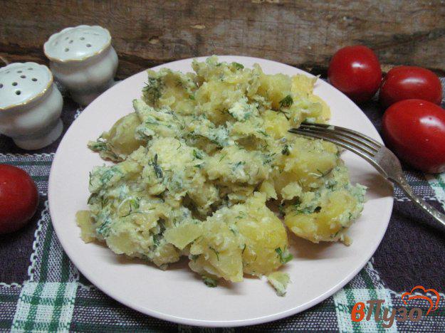 фото рецепта: Сливочный картофель под соусом из сыра и яйца