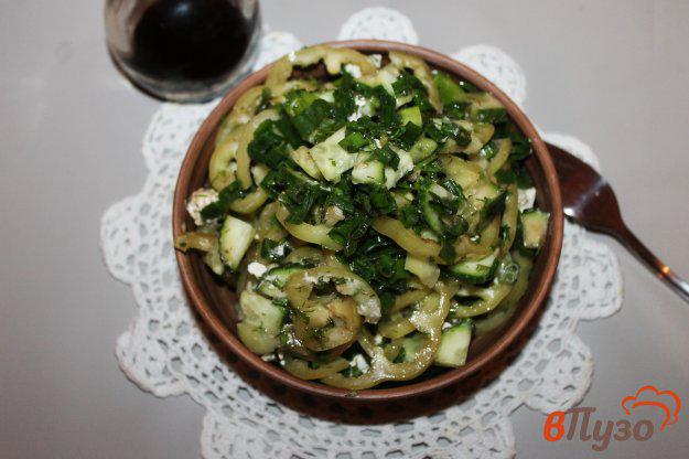 фото рецепта: Огуречный салат с перцем, зеленым луком и мягким сыром