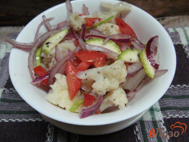 фото рецепта: Салат из цветной капусты с помидором