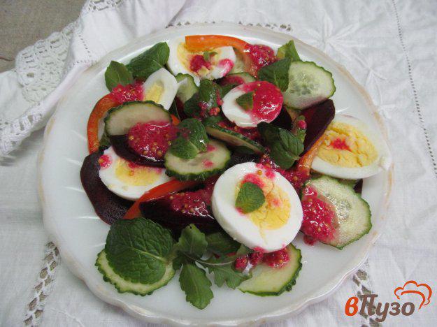 фото рецепта: Салат со свеклой и рукколой
