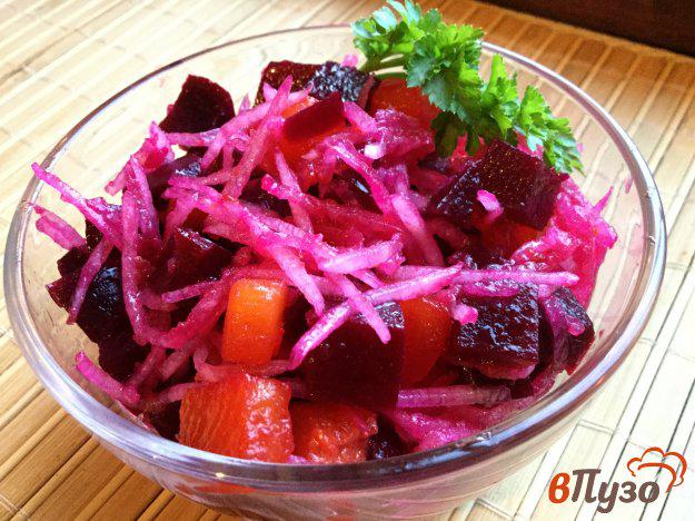 фото рецепта: Свекольный салат с тыквой и редькой