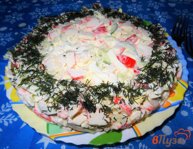 фото рецепта: Салат из крабовых палочек с овощами и яйцами
