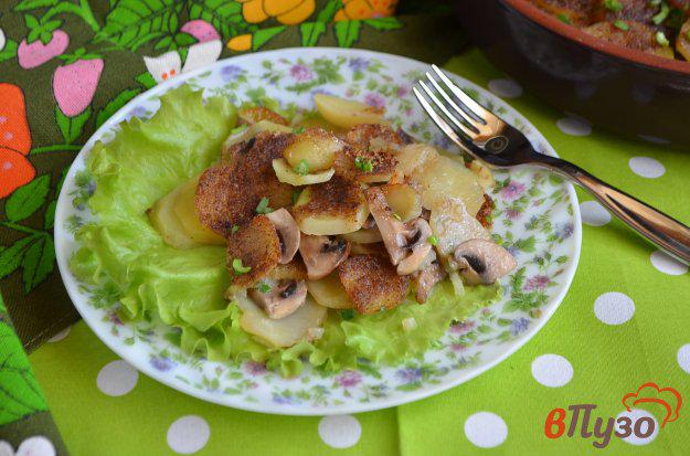 фото рецепта: Картофель с грибами и чесноком в духовке