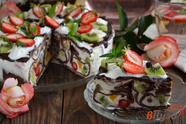 фото рецепта: Блинный торт с фруктами
