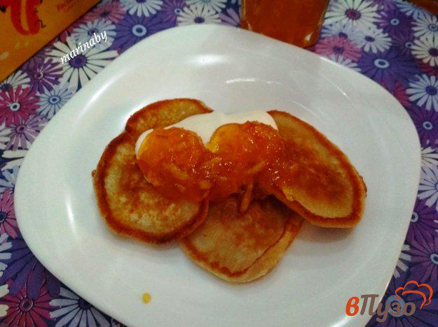 фото рецепта: Ванильные оладьи с апельсиновым джемом