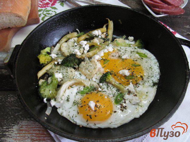 фото рецепта: Быстрый завтрак из яйца с овощами
