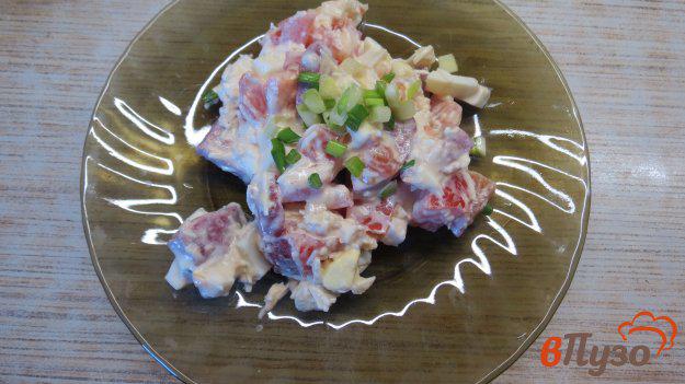 фото рецепта: Салат с колбасой и помидорами