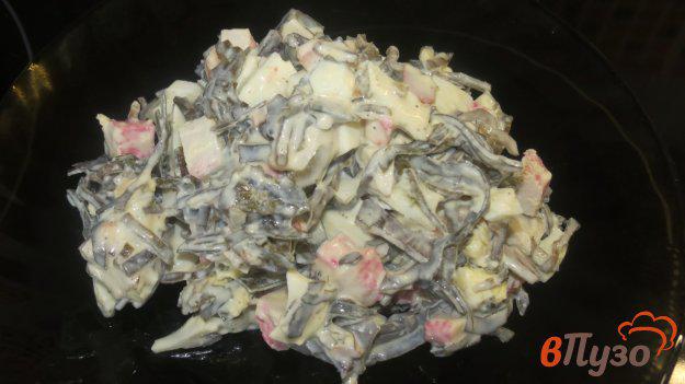 фото рецепта: Салат с морской капустой и крабовыми палочками