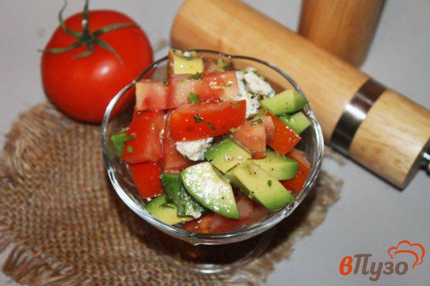 фото рецепта: Салат с авокадо и сыром