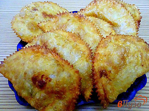 фото рецепта: Чебуреки с картофелем и грибпми