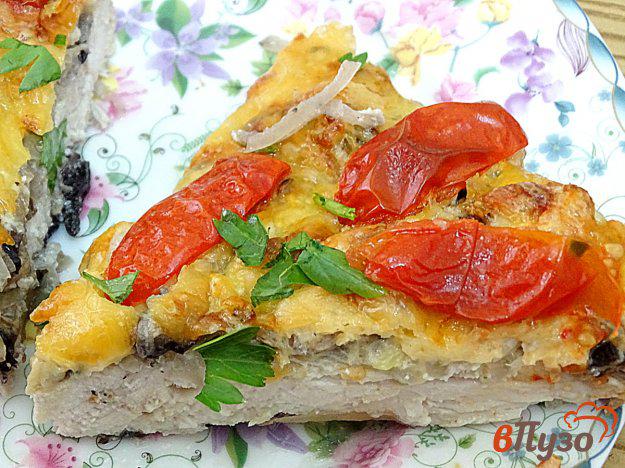 фото рецепта: Куриное филе запеченное с грибами и помидорами