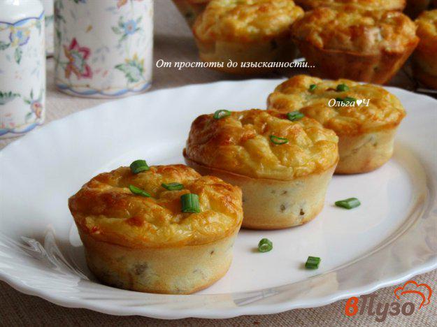 фото рецепта: Заливные пирожки с картофелем и сайрой
