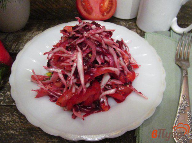 фото рецепта: Капустный салат с помидором и печеной свеклой