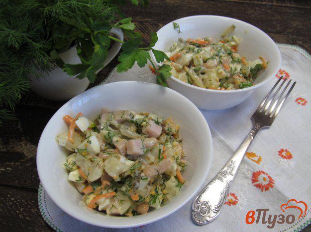 фото рецепта: Салат с ветчиной фасолью и грибами
