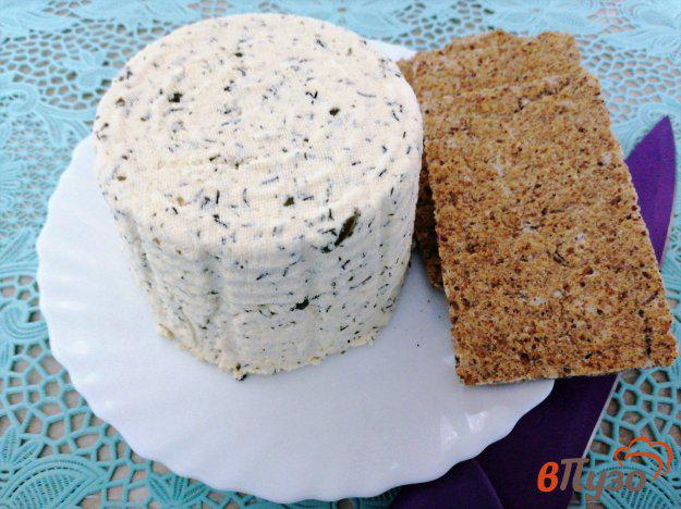 фото рецепта: Творожный сыр с укропом и базиликом