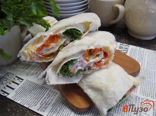 фото рецепта: Армянский лаваш с морковью по-корейски и сыром