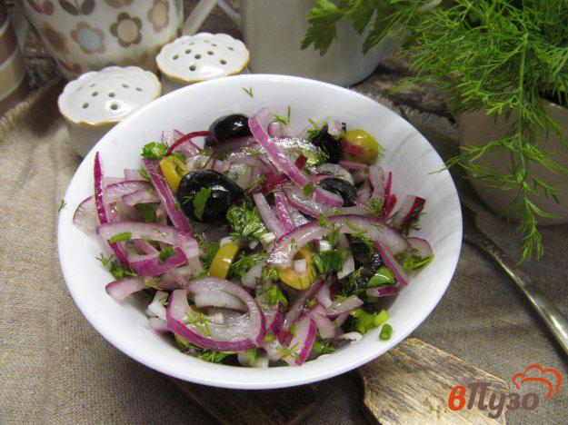 фото рецепта: Салат из лука с оливками