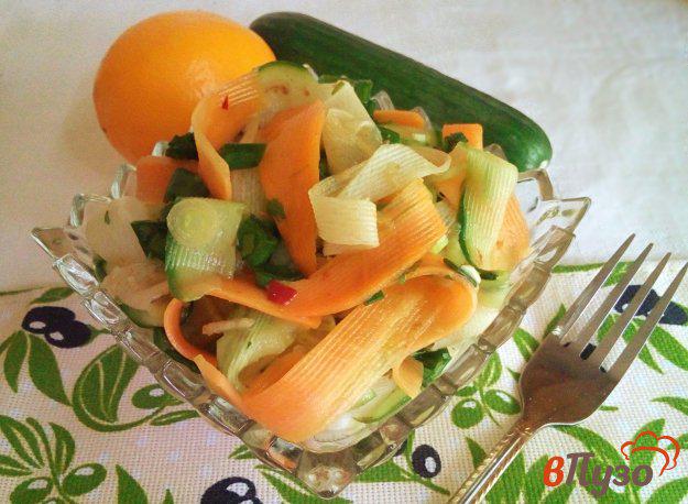фото рецепта: Салат с дайконом и овощами под острой заправкой