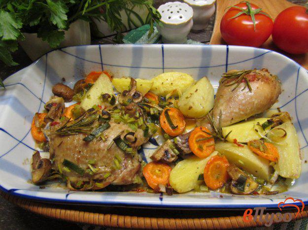 фото рецепта: Запеченная курица с овощами и грибами