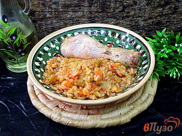 фото рецепта: Куриные голени с рисом и капустой
