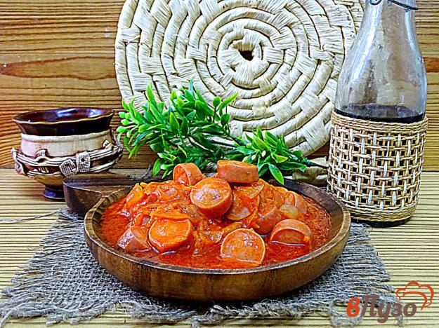 фото рецепта: Подлива с томатной пастой и сосисками