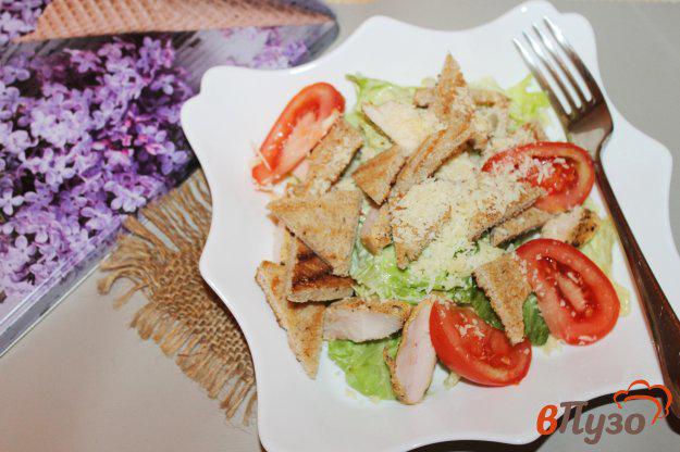 фото рецепта: Салат из айсберга, куриного филе и помидоров