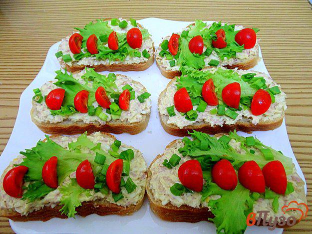 фото рецепта: Бутерброды с сырно-колбасной намазкой