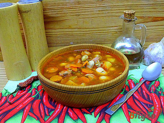 фото рецепта: Фасолевый суп с сосисками и перцем