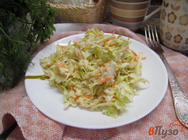фото рецепта: Салат из молодой капусты с яблоком и морковью