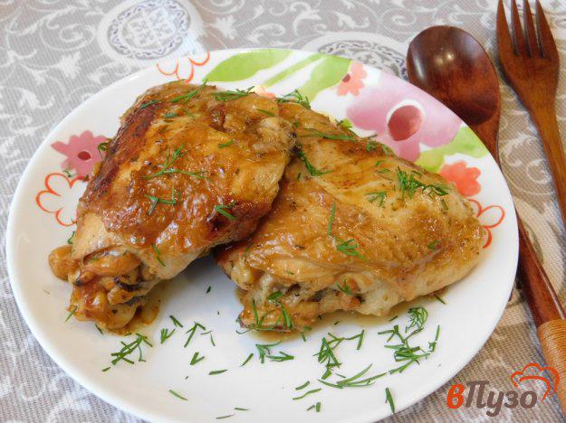 фото рецепта: Куриные бедра с луком и соевым соусом