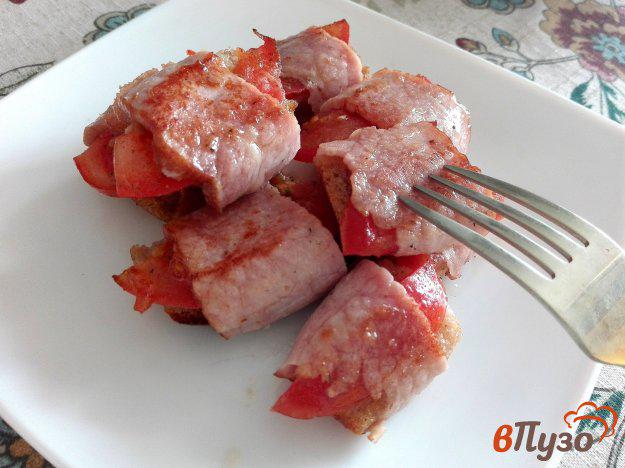 фото рецепта: Закусочные конвертики с мясом и помидорами