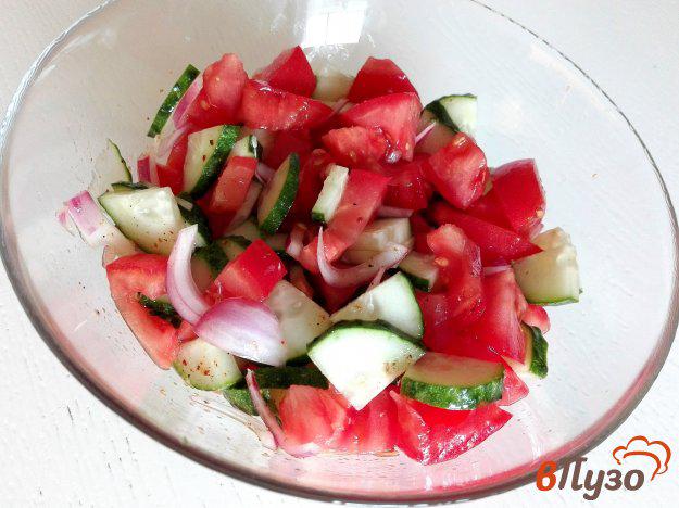 фото рецепта: Острый овощной салат с маринованным луком