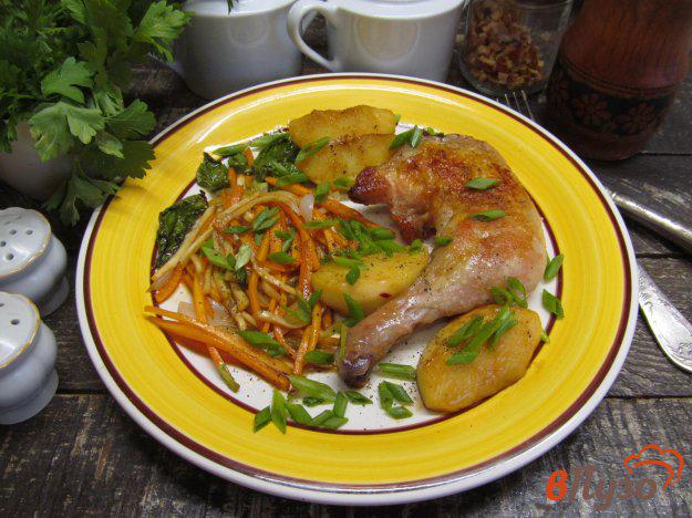 фото рецепта: Куриный окорочок под овощным соусом