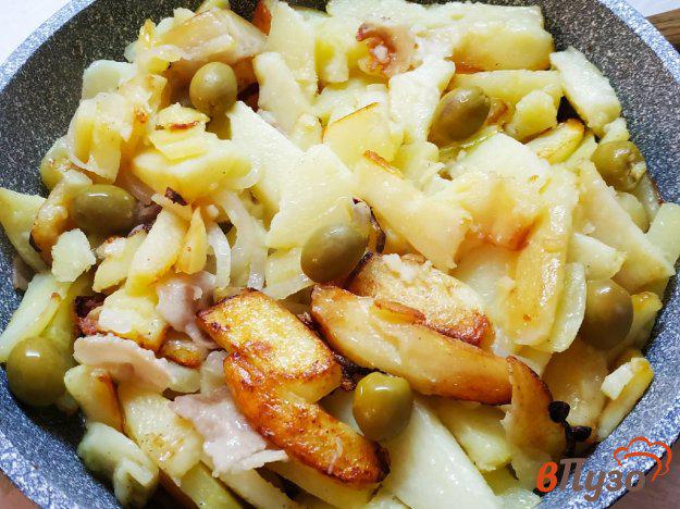 фото рецепта: Картофель жареный с беконом и оливками