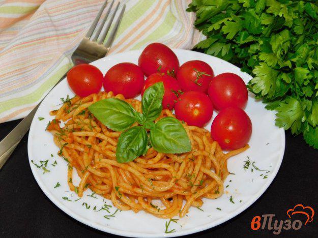 фото рецепта: Спагетти с томатной пастой