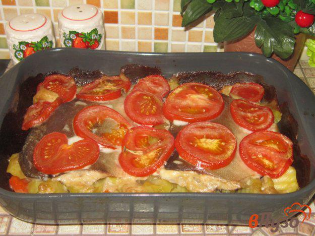 фото рецепта: Горбуша запеченная с овощами в духовке