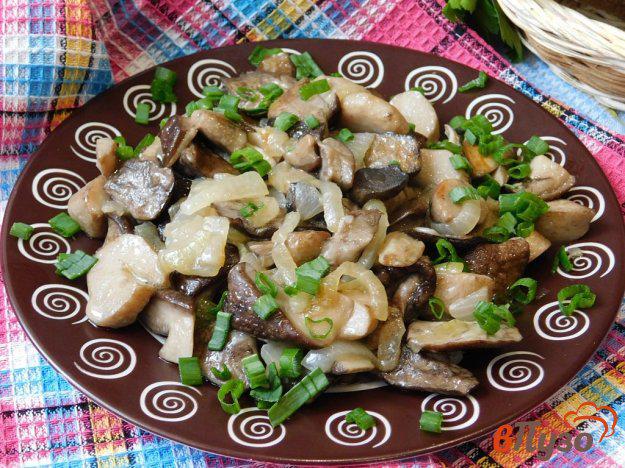 фото рецепта: Свежие белые грибы, жареные с луком