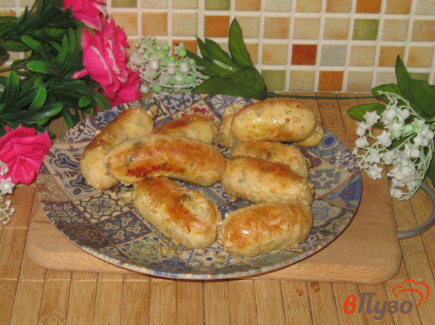 фото рецепта: Домашние колбаски из куриной грудки с грибами