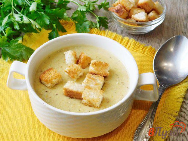 фото рецепта: Грибной крем-суп с сухариками