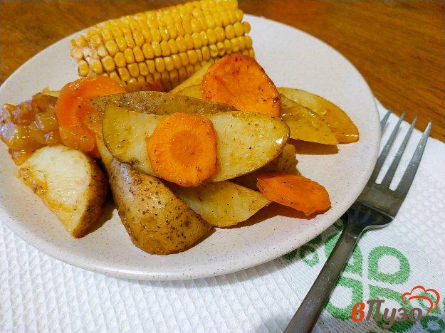 фото рецепта: Запеченная картошка с кукурузой