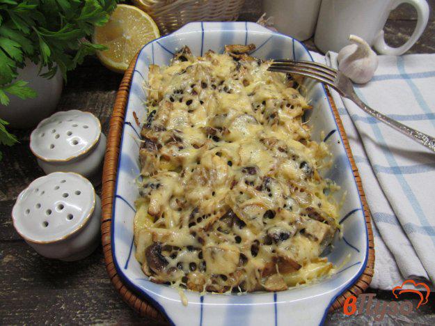 фото рецепта: Жареный картофель с шампиньоном под сырной корочкой